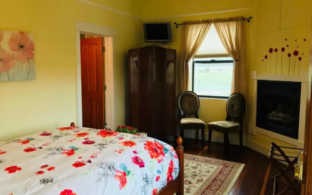 Flora Vista Inn