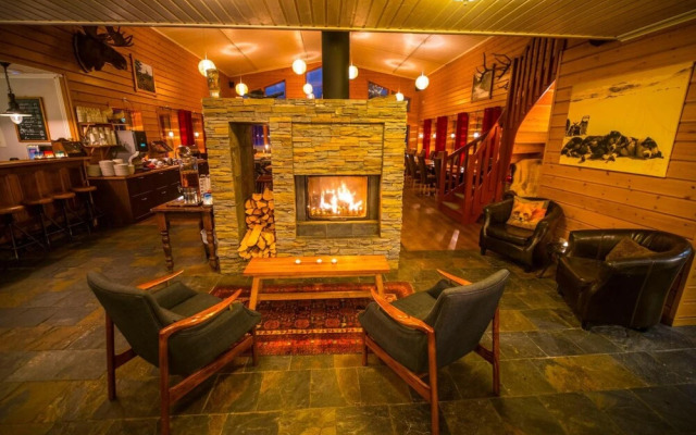 Pinetree Lodge