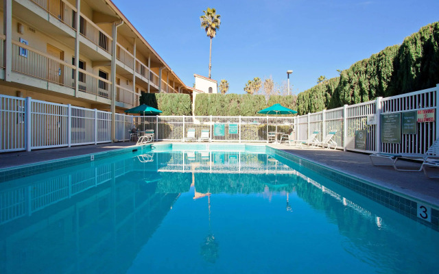 Super 8 by Wyndham San Bernardino