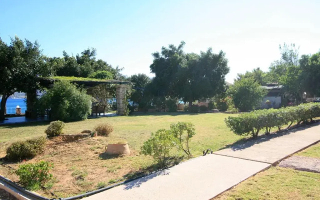 Seaside, relaxing family house with playground! Villa Lavrys 3