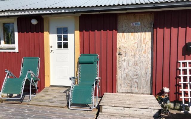 Three Rooms stuga i stugby near National Park