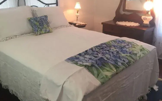 Hye-Way Haus Bed and Breakfast