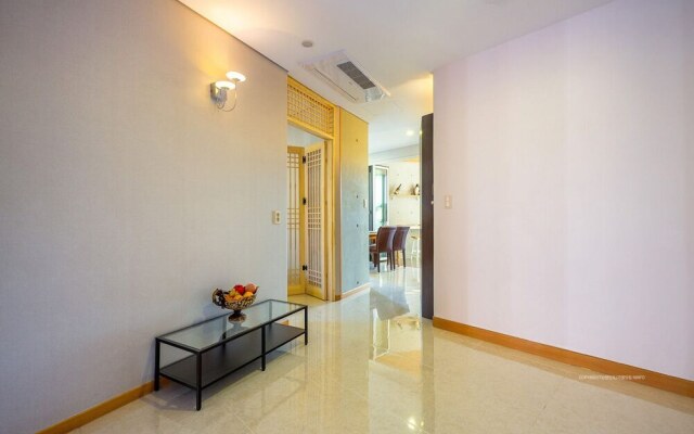 Harbor House poolvilla couple