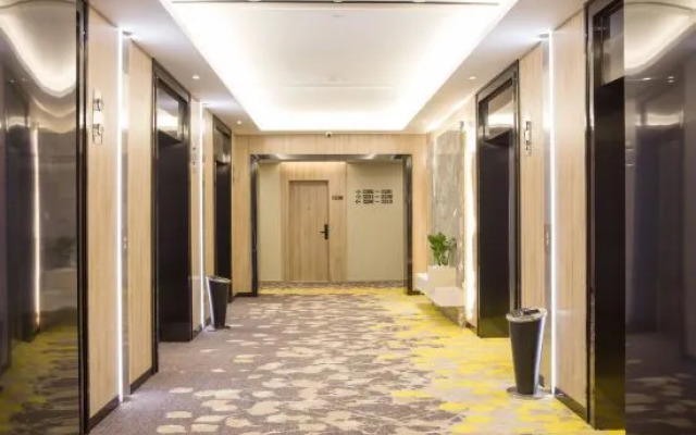 Youth Sunshine Hotel (Xiangtan Gaoxin Wanda Plaza)