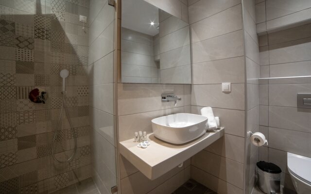Aphrodite Hotel & Apartments