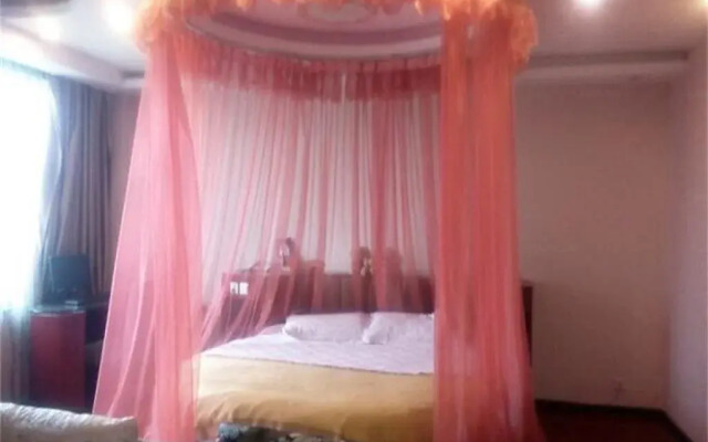 Yarisha Holiday Hotel - Mianyan
