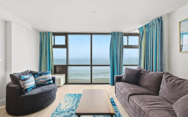 Oceanside Inn 313