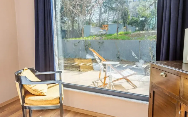 Peaceful Detached House With Garden in Besiktas