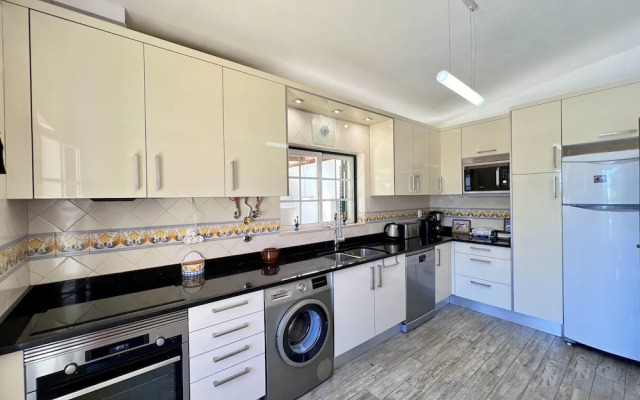 Alvor Traditional Villa by Homing