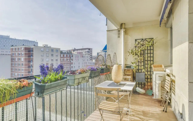 Charming apartment with terrace by Weekome
