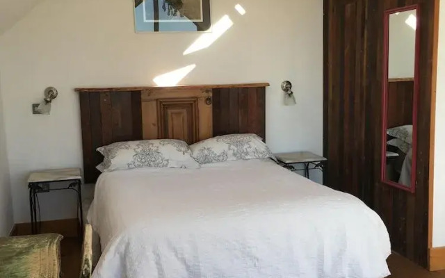 Horizon Barn