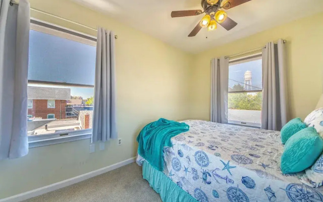 Stroll Into Town: Cozy Apartment in Kilmarnock