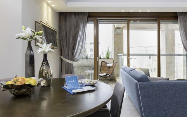 Sweet Inn Apartments- King David Crown