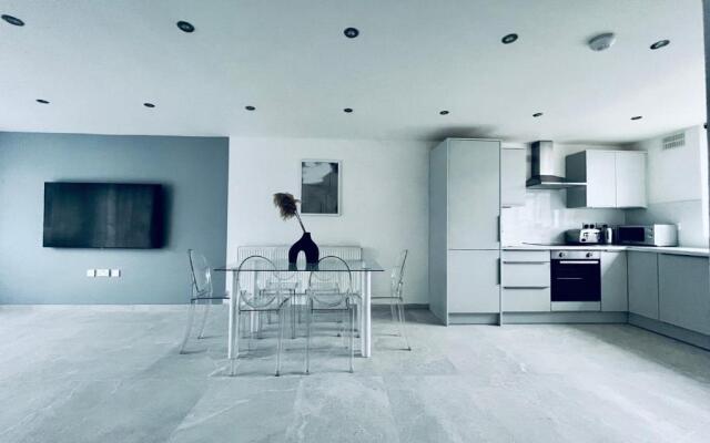 Birmingham Modern & Stylish 3 Bedroom House