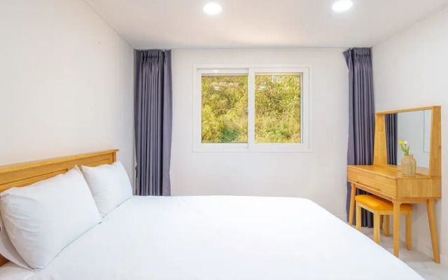 Gapyeong Orion Poolvilla Pension