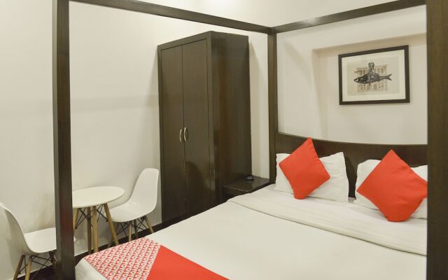 OYO Flagship 3352 Krishna Guest Lines Bagri Market