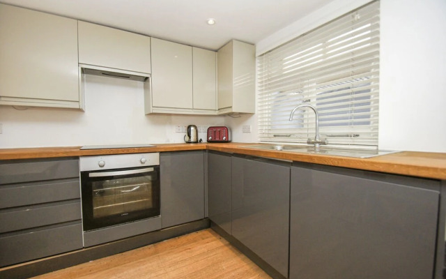 Pebble Cottage by Brighton Holiday Lets