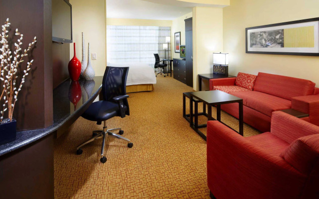 Courtyard by Marriott Cleveland University Circle