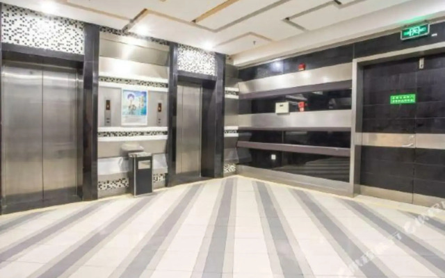 Moon Express Hostel