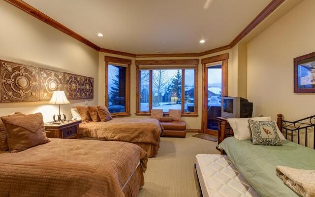 Last Sun at The Cove by Alpine Ski Properties
