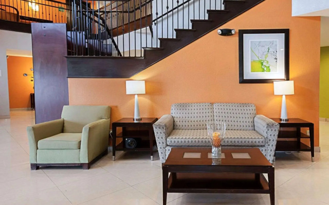 Quality Suites Sulphur