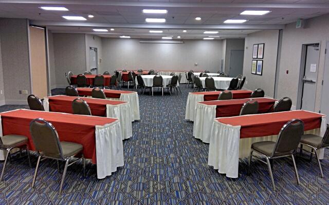 Holiday Inn Express Hotel & Suites Tracy by IHG