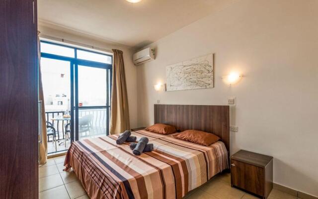 GetawaysMalta - SeaShells Apartment 11 with Terrace and Sea Views in Bugibba