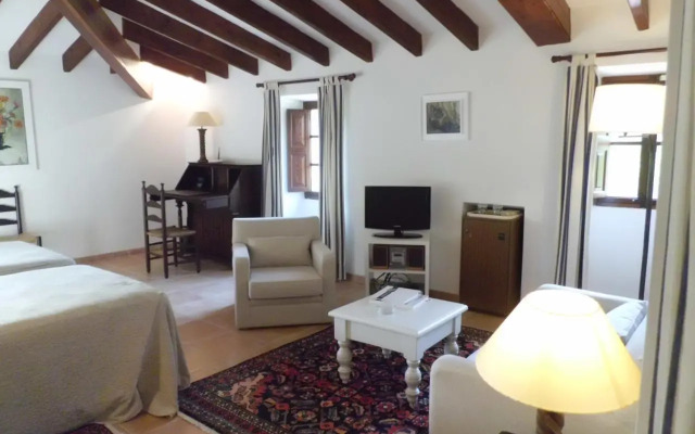 CAMI DE LLENAIRE Holiday house VIL4