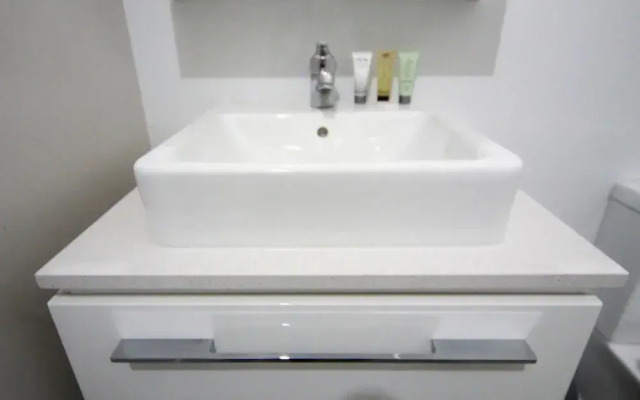 Seafield Tower Glenelg Apartment no 1