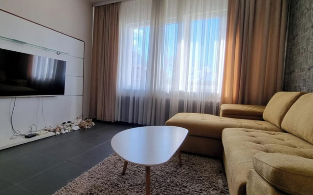 Central Apartment Shishman