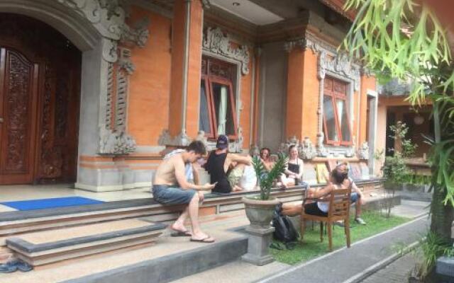 Ode Hostel