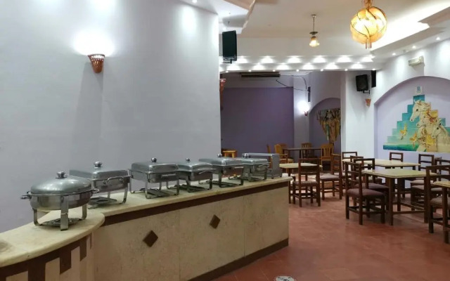Golden Rose Hotel