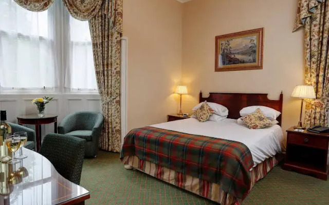 Cartland Bridge Hotel