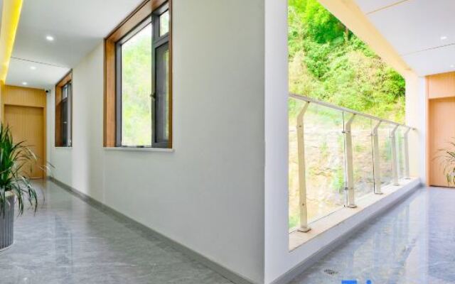 Yunlv Sunshine Homestay (Yichang Three Gorges Home Scenic Area)