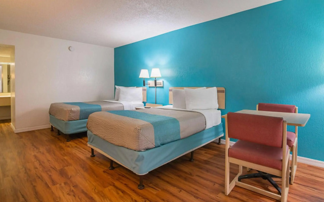 Motel 6 Ocala, FL - Conference Center
