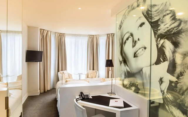 Hotel Renoir