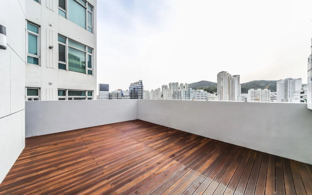 Browndot Hotel - Gold