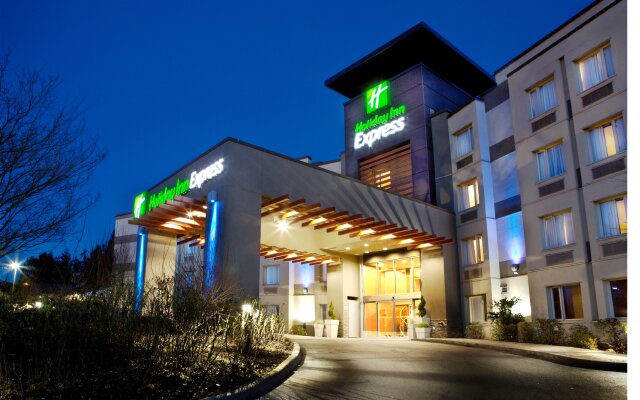 Holiday Inn Express N Suites Langley