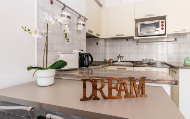 Nice and Cozy Apartment in Crocetta by Wonderful Italy