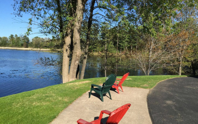 Aqua Aire Inn & Suites