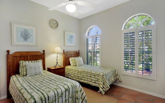 Colonial Home #12972