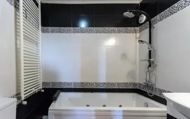 Aries Apartments