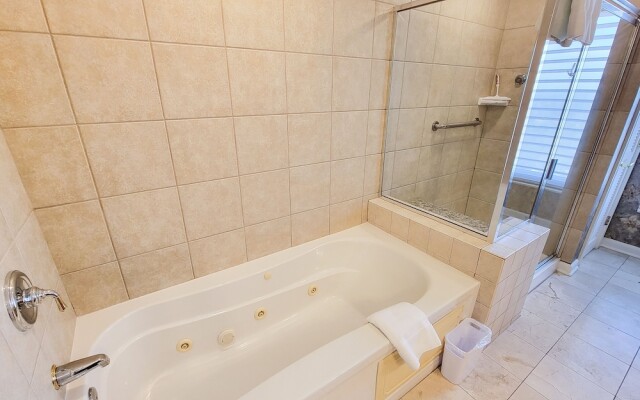 2307 Royale Palms 3 Bedroom Condo