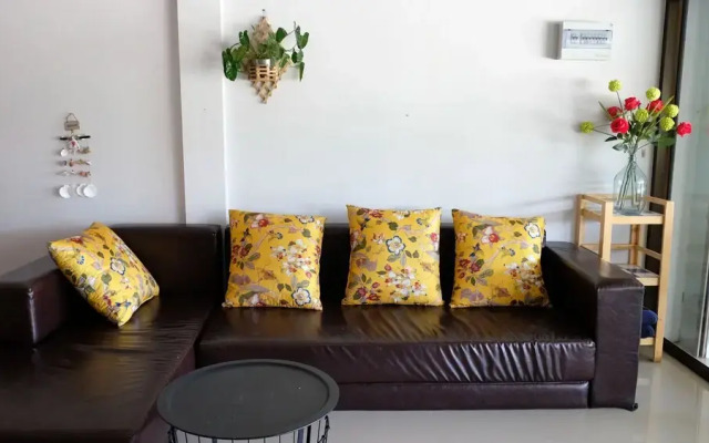 Mae-Porn Hostel