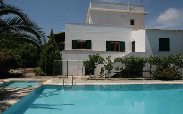 Villa Dina