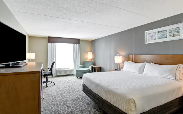 Holiday Inn Express & Suites Oshawa Downtown - Toronto Area, an IHG Hotel