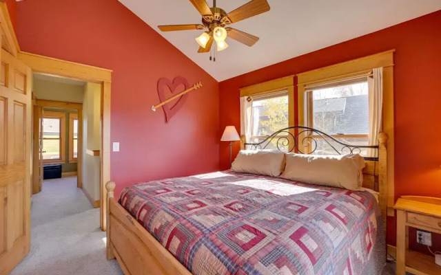 Granby Riverfront Cabin w/ Deck & Mountain View!