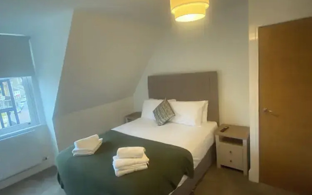 Central Paisley Apartment- Airport/glasgow Access