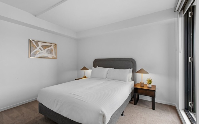 Lovely 1-bed With Balcony in St Kilda's Heart – Guest Rooms – Melbourne