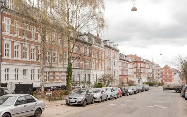 Fantastic 1-bed Apartment w Private Terrace